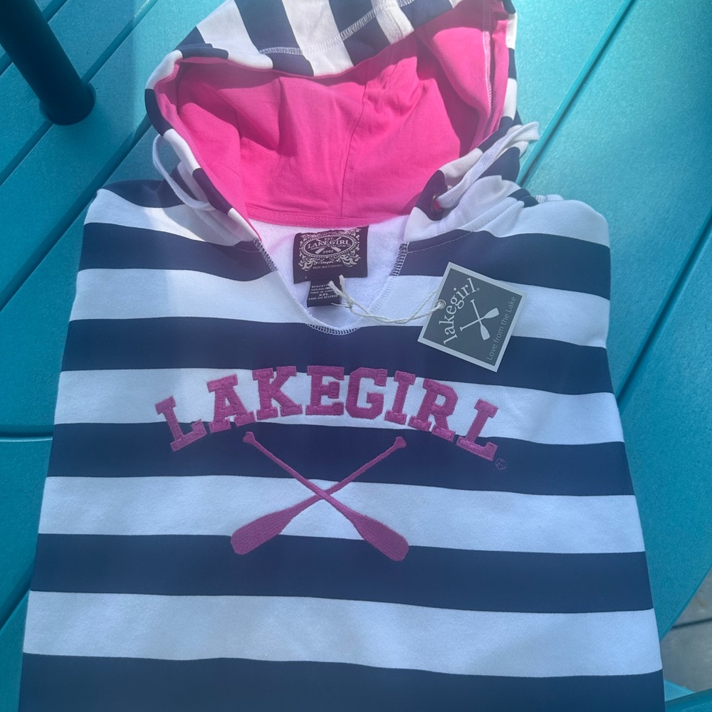 Lake Girl sweatshirt NWT 2XL